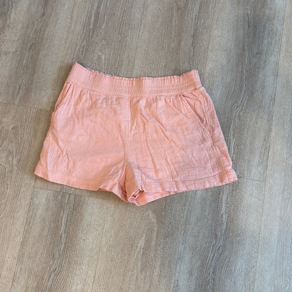 Woman’s pink LOFT shorts